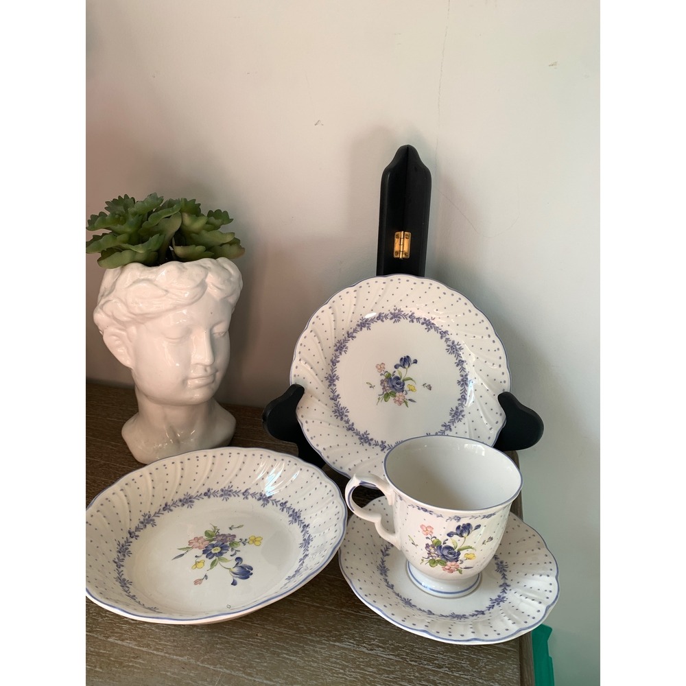 Nikko Blue Floral Polka Dot Porcelain Dinnerware 4pc Cottagecore Scalloped Rim